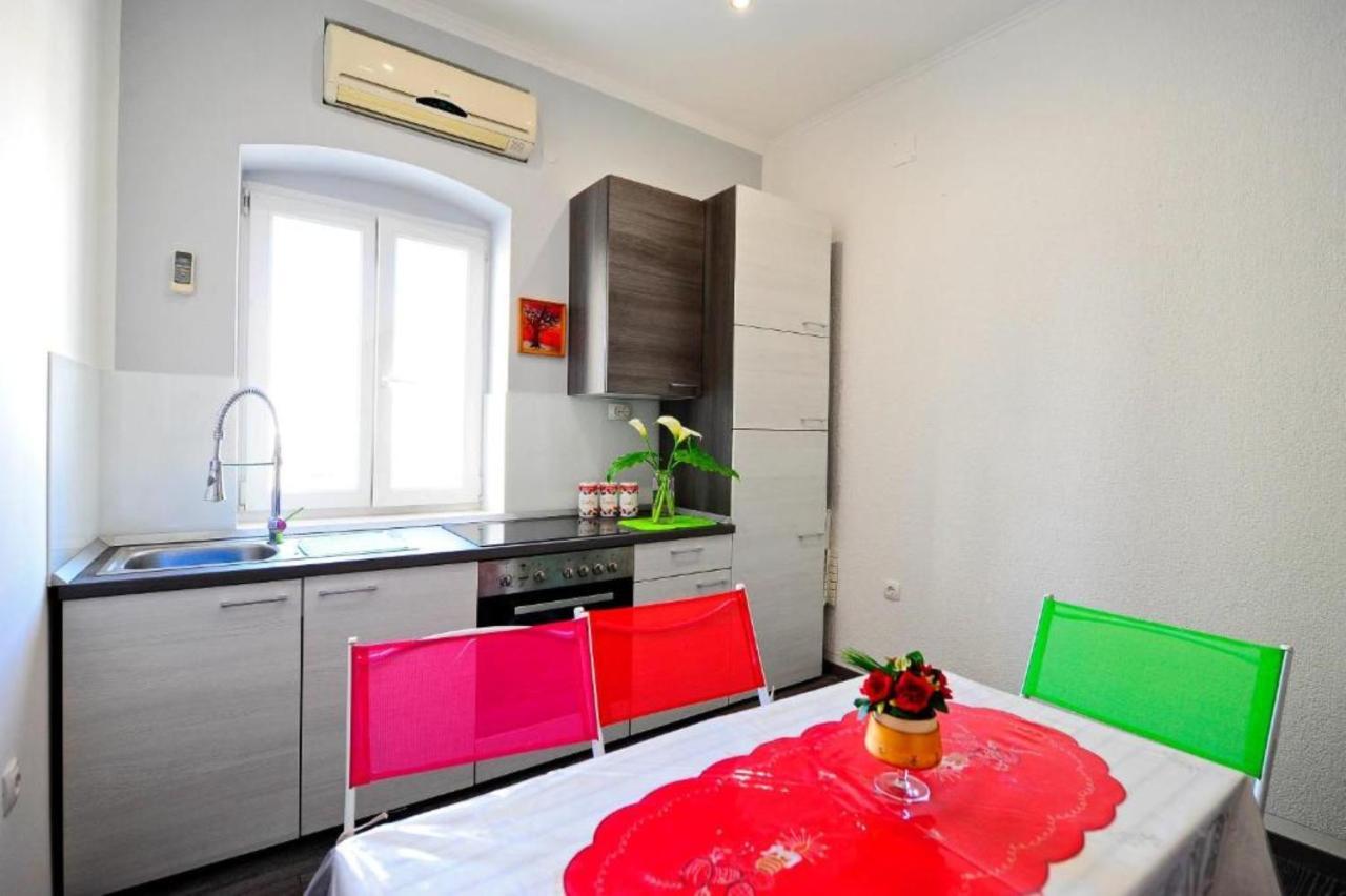 Apartments Bulovic In The Very Center Of Split Bagian luar foto