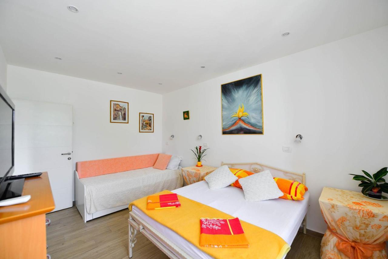 Apartments Bulovic In The Very Center Of Split Bagian luar foto